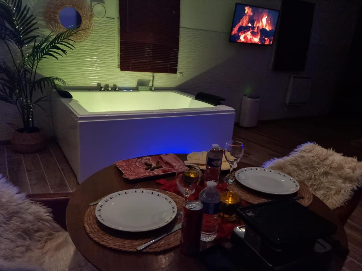 Suite De Charme Avec Jacuzzi Et Jardin Privatif Paris Au Calme Saint-Prix (Val d'Oise) المظهر الخارجي الصورة
