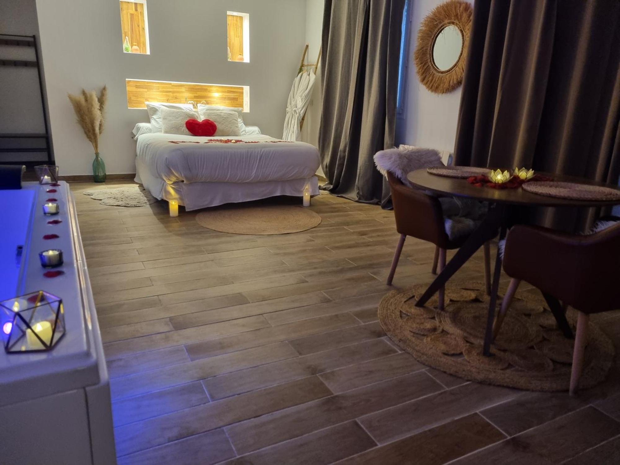 Suite De Charme Avec Jacuzzi Et Jardin Privatif Paris Au Calme Saint-Prix (Val d'Oise) المظهر الخارجي الصورة