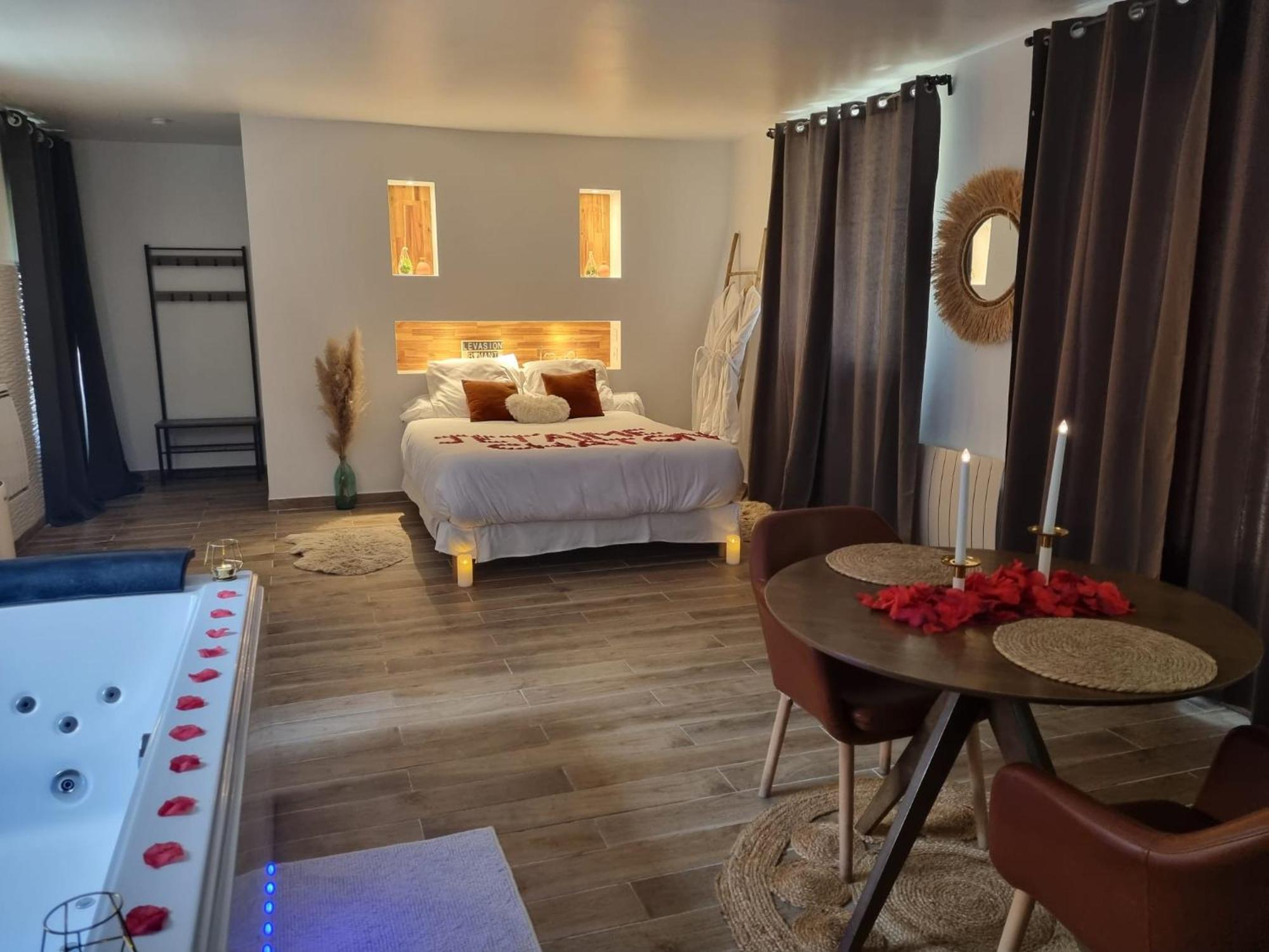 Suite De Charme Avec Jacuzzi Et Jardin Privatif Paris Au Calme Saint-Prix (Val d'Oise) المظهر الخارجي الصورة