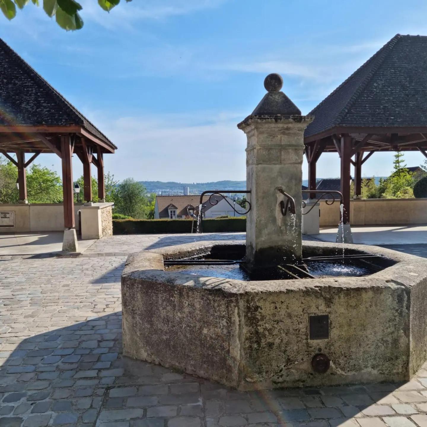 Suite De Charme Avec Jacuzzi Et Jardin Privatif Paris Au Calme Saint-Prix (Val d'Oise) المظهر الخارجي الصورة