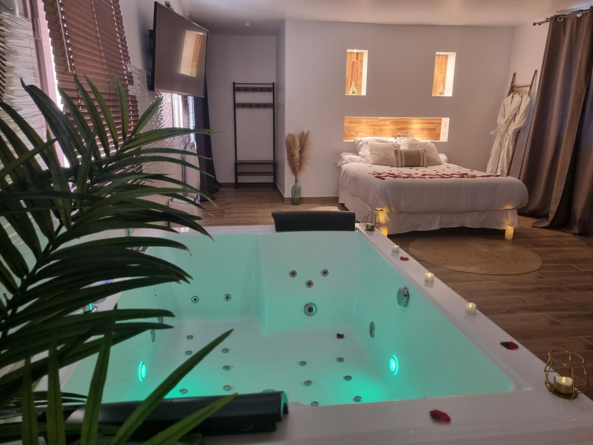 Suite De Charme Avec Jacuzzi Et Jardin Privatif Paris Au Calme Saint-Prix (Val d'Oise) المظهر الخارجي الصورة