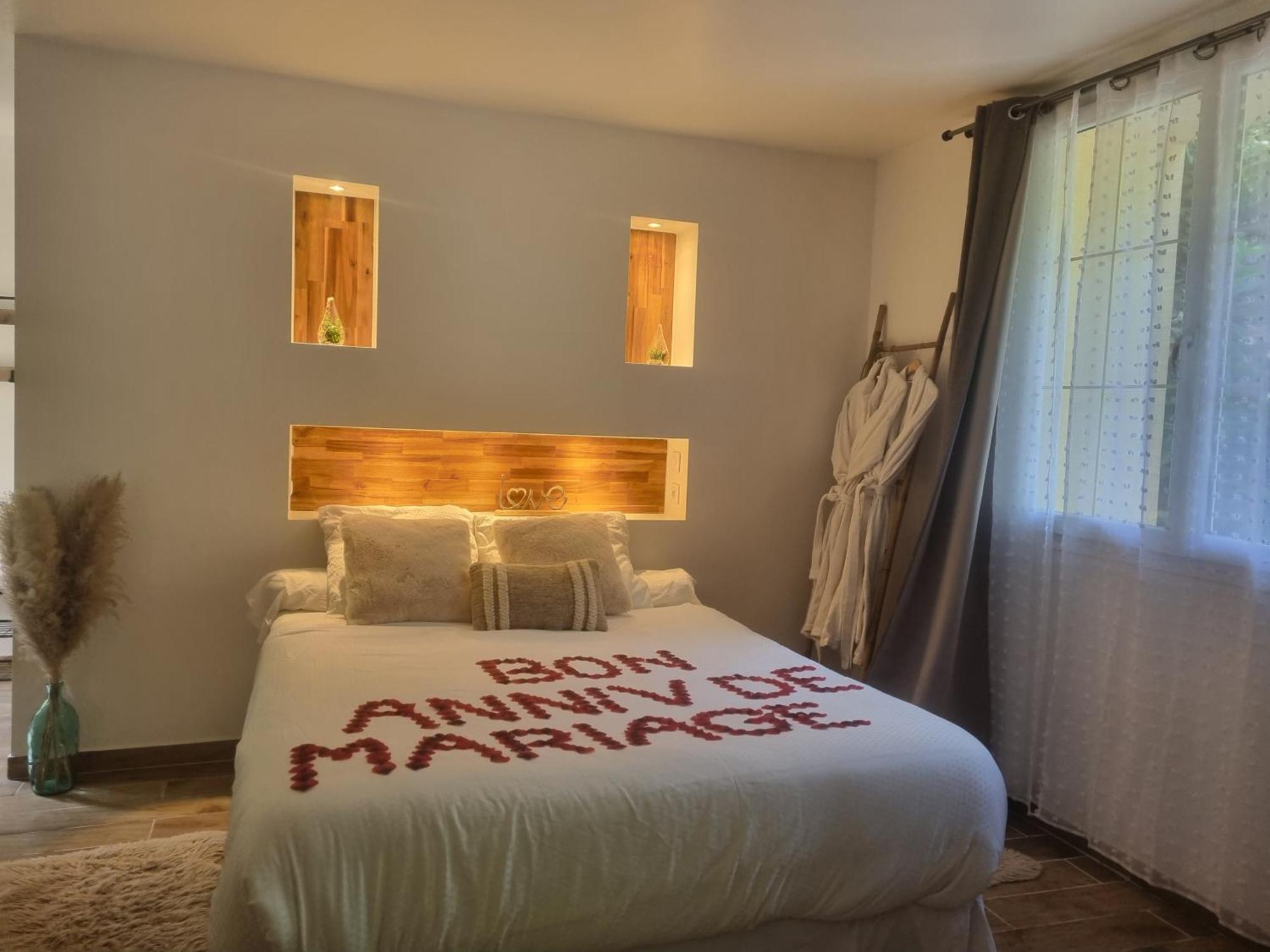 Suite De Charme Avec Jacuzzi Et Jardin Privatif Paris Au Calme Saint-Prix (Val d'Oise) المظهر الخارجي الصورة