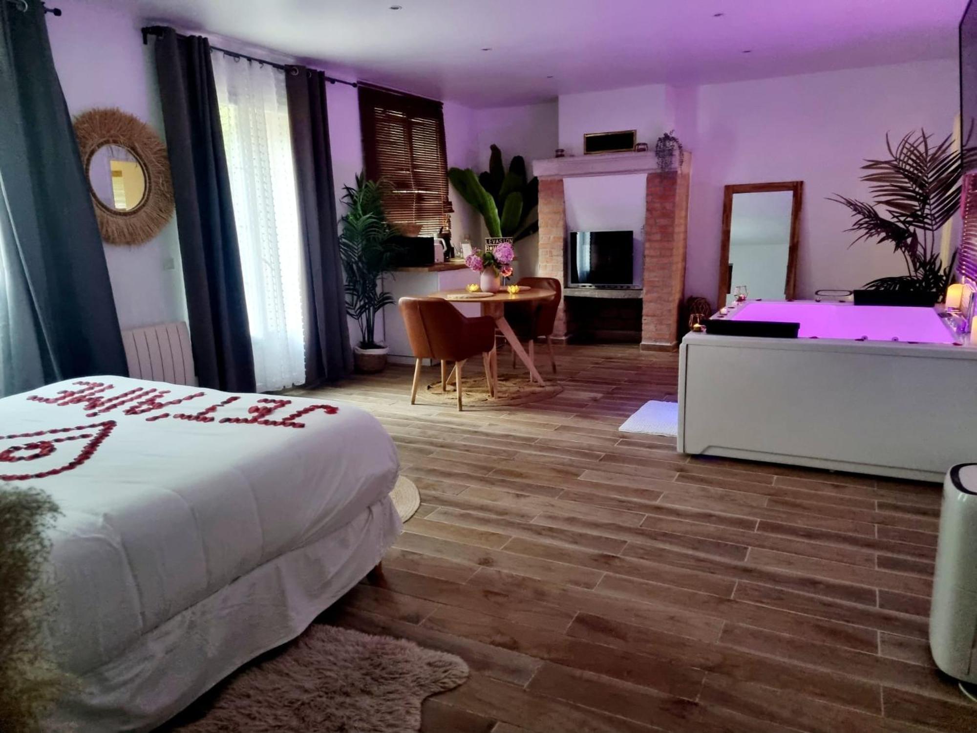 Suite De Charme Avec Jacuzzi Et Jardin Privatif Paris Au Calme Saint-Prix (Val d'Oise) المظهر الخارجي الصورة
