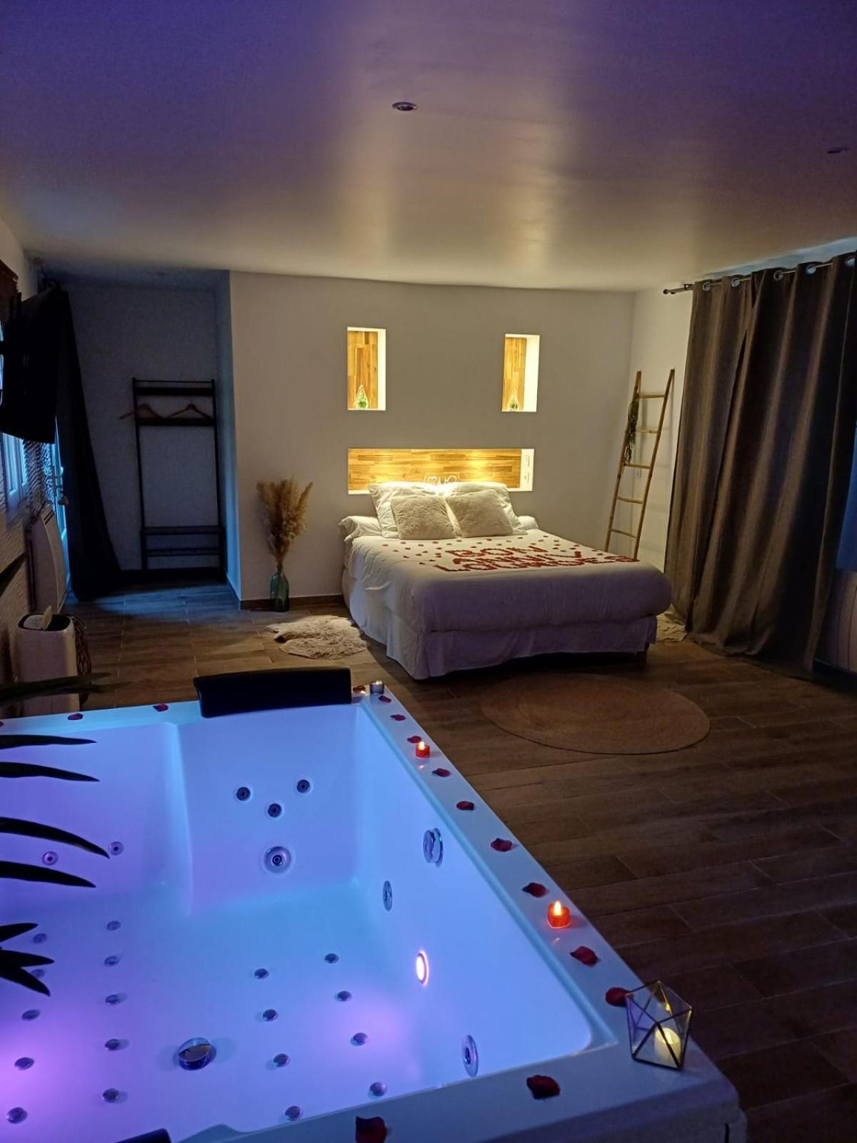Suite De Charme Avec Jacuzzi Et Jardin Privatif Paris Au Calme Saint-Prix (Val d'Oise) المظهر الخارجي الصورة