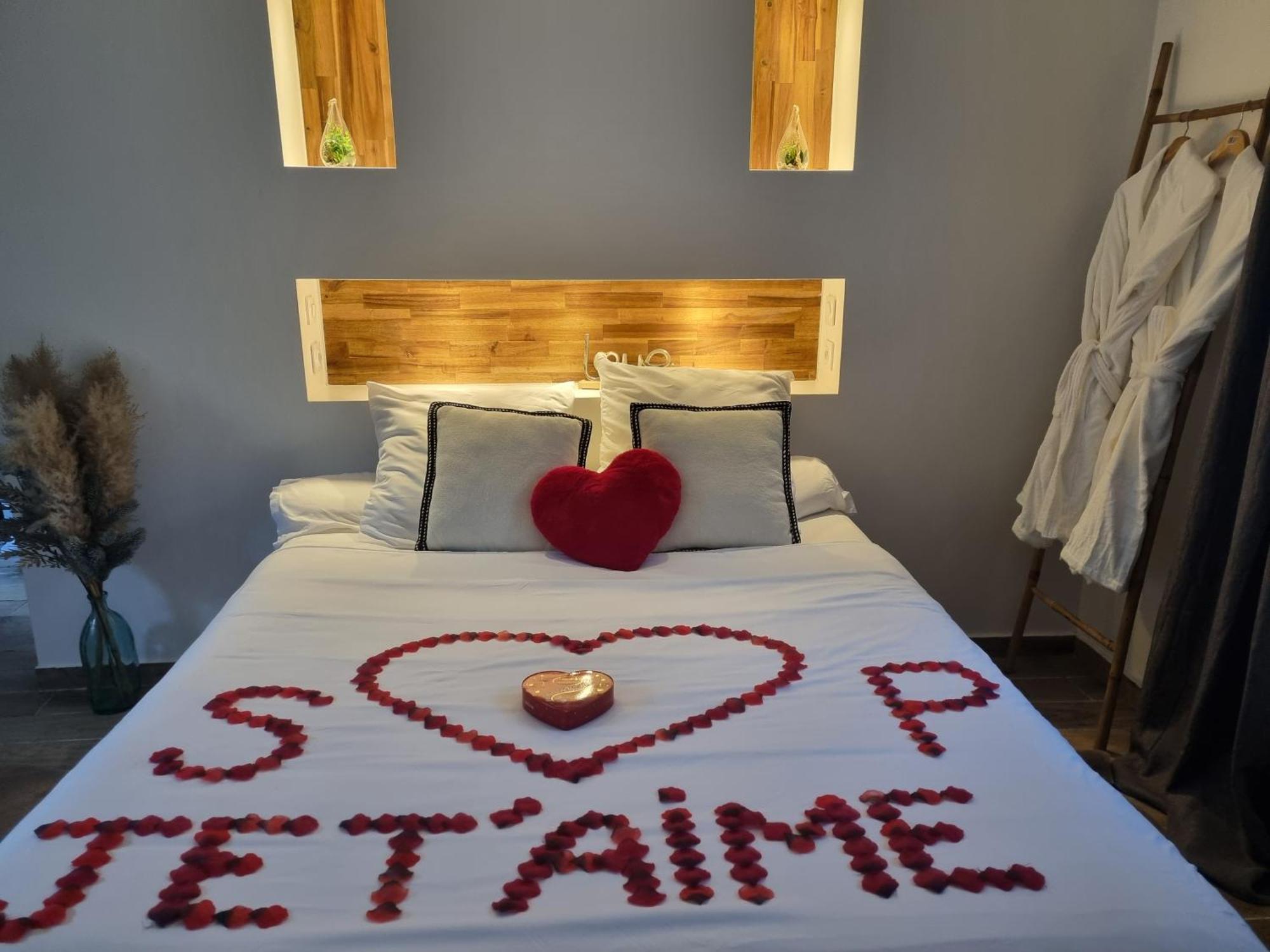 Suite De Charme Avec Jacuzzi Et Jardin Privatif Paris Au Calme Saint-Prix (Val d'Oise) المظهر الخارجي الصورة
