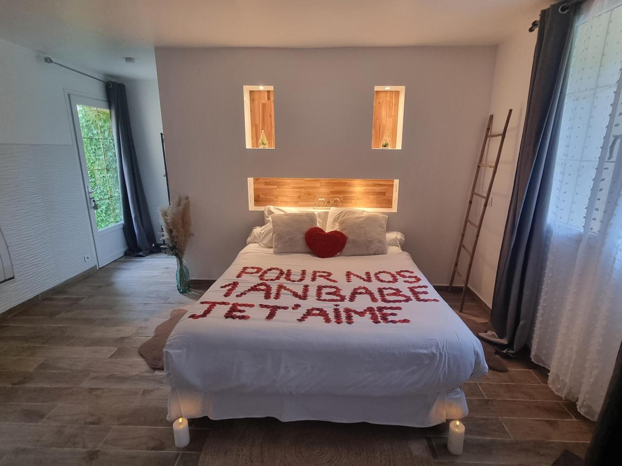 Suite De Charme Avec Jacuzzi Et Jardin Privatif Paris Au Calme Saint-Prix (Val d'Oise) المظهر الخارجي الصورة